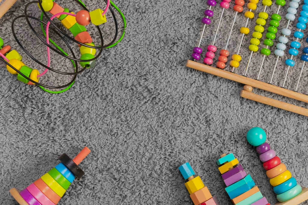 plaski-uklad-zabawek_Easy-Resize.com