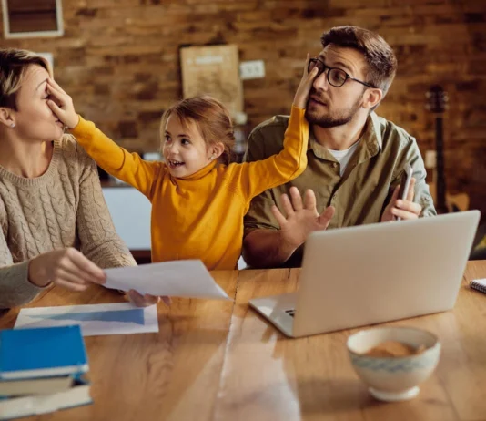 Jak pogodzić rodzicielstwo z pracą zawodową?