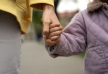 Rodzicielstwo w XXI wieku – wyzwania i paradoksy