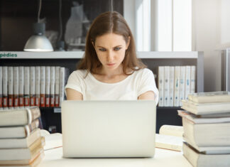 5 sposobów na efektywną naukę z YouTube i podcastów