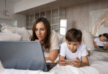 Czy parenting w mediach społecznościowych robi więcej szkody niż pożytku?